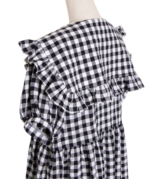 PUNYUS（プニュズ）の「ギンガムチェックフリルワンピース（ワンピース・レディース・レッド/ブラック/サックスブルー・1/2/3/4）」の21枚目の写真