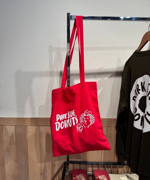 FOREVER 21（フォーエバー トゥエンティーワン）の「【Cafeコラボ】トートバッグ（トートバッグ・レディース・ホワイト/レッド・FREE）」の6枚目の写真