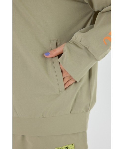 RODEO CROWNS WIDE BOWL（ロデオクラウンズワイドボウル）の「(OP)ラッシュガード ジップパーカー（パーカー・レディース・ライトカーキ/ブラック/オフホワイト/ブラック系その他・FREE）」の15枚目の写真