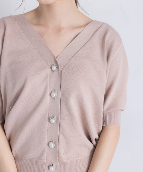 tocco closet(トッコ クローゼット)の「パール釦ストーン付きニットカーディガン(カーディガン/ボレロ・レディース・ピンク/ラベンダー/オフホワイト・M)」の16枚目の写真