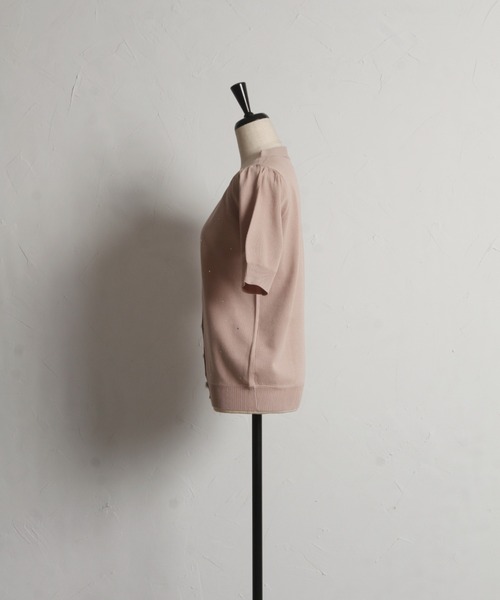 tocco closet(トッコ クローゼット)の「パール釦ストーン付きニットカーディガン(カーディガン/ボレロ・レディース・ピンク/ラベンダー/オフホワイト・M)」の10枚目の写真