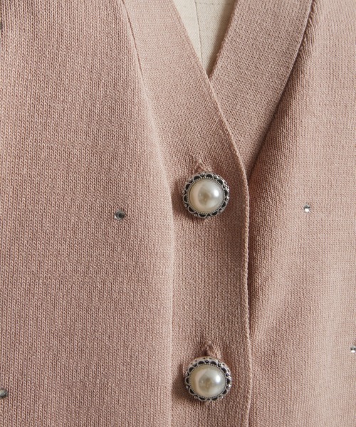tocco closet(トッコ クローゼット)の「パール釦ストーン付きニットカーディガン(カーディガン/ボレロ・レディース・ピンク/ラベンダー/オフホワイト・M)」の7枚目の写真