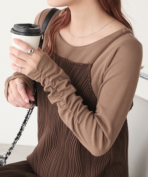 BONLECILL(ボンルシール)の「【至福のパルフェコレクション】袖シャーリングカップ付きテレコロンTEE(Tシャツ/カットソー・レディース・ベージュ/モカ/チャコール/レッド/ブラウン/ホワイト×ブラック/アイボリー/グレイッシュベージュ/ブラック・L/M)」の6枚目の写真