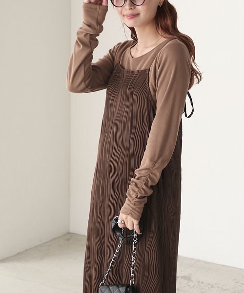 BONLECILL(ボンルシール)の「【至福のパルフェコレクション】袖シャーリングカップ付きテレコロンTEE(Tシャツ/カットソー・レディース・ベージュ/モカ/チャコール/レッド/ブラウン/ホワイト×ブラック/アイボリー/グレイッシュベージュ/ブラック・L/M)」の18枚目の写真