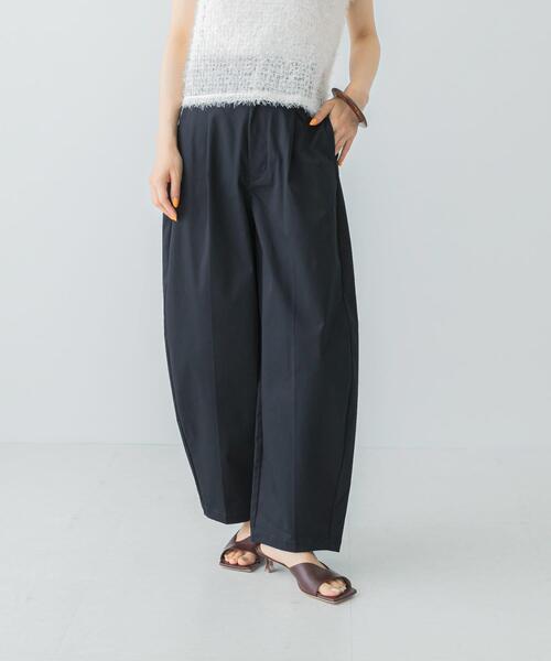 URBAN RESEARCH ROSSO WOMEN（アーバンリサーチ　ロッソ）の「ストレッチコクーンチノパンツ（その他パンツ・レディース・ベージュ系その他/ネイビー・36/38）」の18枚目の写真