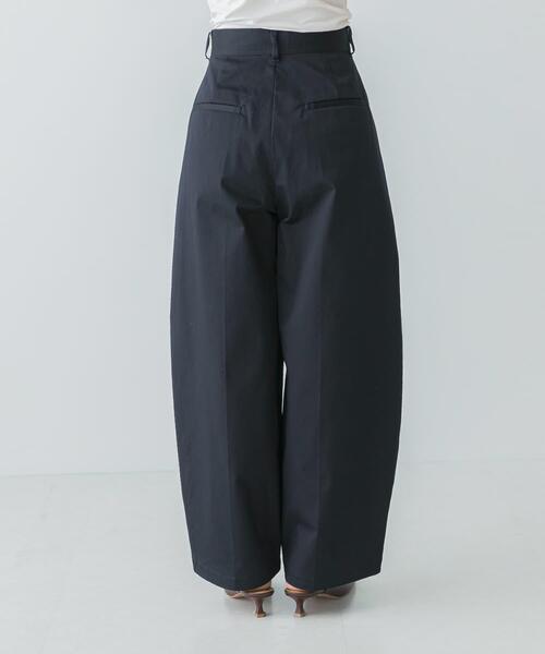 URBAN RESEARCH ROSSO WOMEN（アーバンリサーチ　ロッソ）の「ストレッチコクーンチノパンツ（その他パンツ・レディース・ベージュ系その他/ネイビー・36/38）」の14枚目の写真