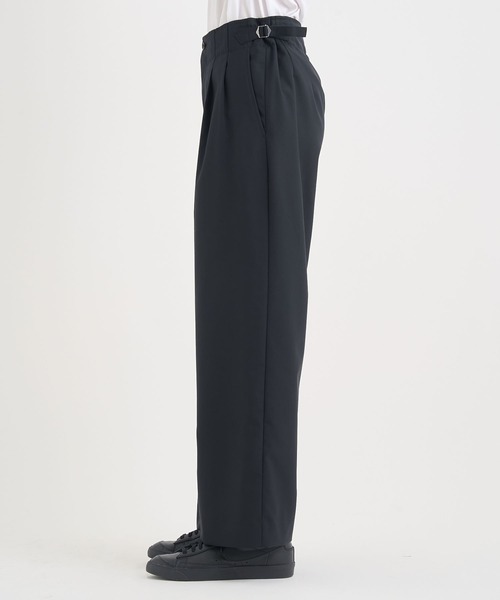 marka（マーカ）の「【marka/マーカ】別注TWO TUCK MILITARY TROUSERS（スラックス・メンズ・ダークグレー/ブラック・1/2）」の5枚目の写真