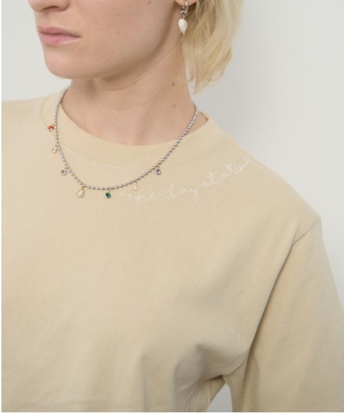 Muel Chic(ミュエルシック)の「Embroidery Tshirt エンブロイダリーTシャツ(Tシャツ/カットソー・レディース・サンドベージュ/ライトグレー/スミクロ・FREE)」の22枚目の写真