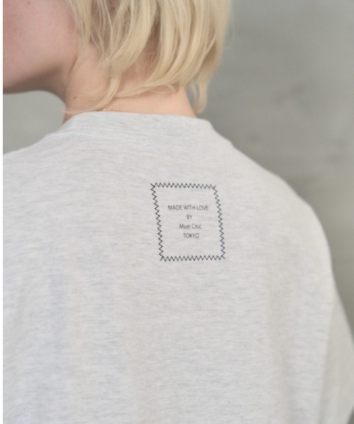 Muel Chic(ミュエルシック)の「Embroidery Tshirt エンブロイダリーTシャツ(Tシャツ/カットソー・レディース・サンドベージュ/ライトグレー/スミクロ・FREE)」の12枚目の写真