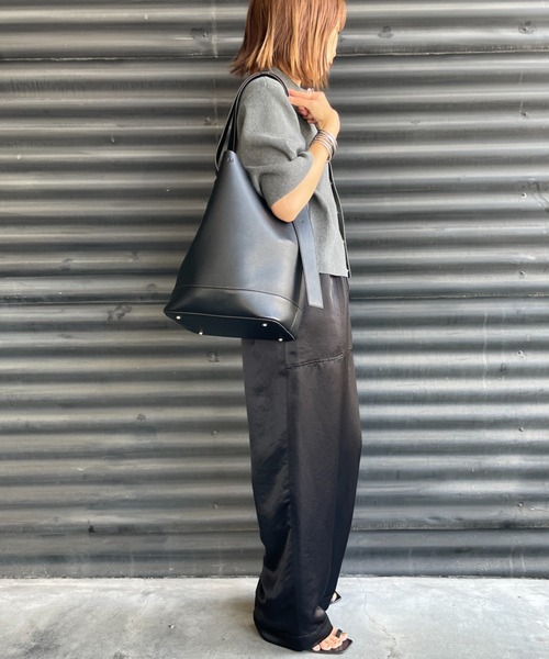 ＆MyuQ（アンドミューク）の「[&MyuQ/アンドミューク] 別注 JUNO バケツ型トートバッグ（ショルダーバッグ・レディース・ブラック×カーキ・F）」の17枚目の写真