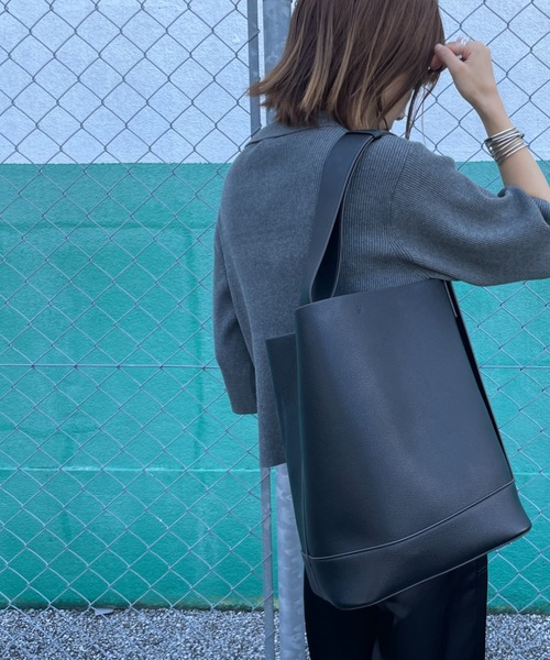 ＆MyuQ（アンドミューク）の「[&MyuQ/アンドミューク] 別注 JUNO バケツ型トートバッグ（ショルダーバッグ・レディース・ブラック×カーキ・F）」の12枚目の写真