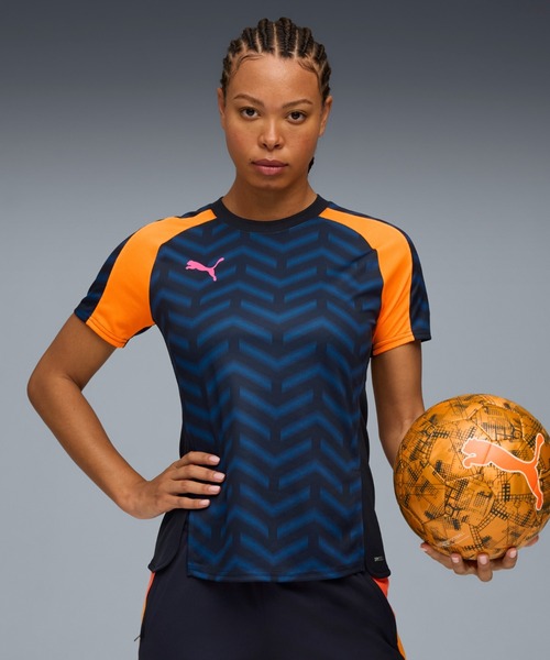 PUMA(プーマ)の「PUMA プーマ ウィメンズ サッカー INDIVIDUALBLAZE 半袖 シャツ(Tシャツ/カットソー・レディース・ブルー系その他/ネイビー・MEDIUM/LARGE/SMALL/X-SMALL)」の2枚目の写真