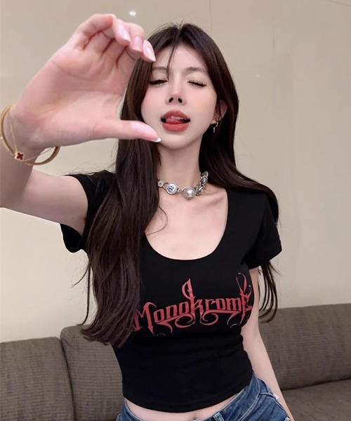 THE HITSS（ヒッツ）の「Y2K ロゴプリント 短丈 スリムフィット スクエアネック チビTシャツ（Tシャツ/カットソー・レディース・ホワイト/ブラック・FREE）」の7枚目の写真