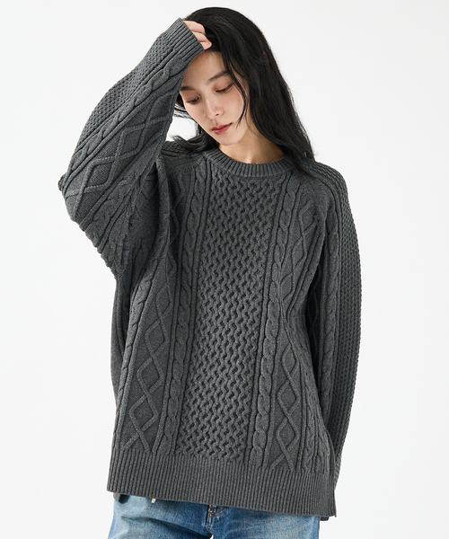 FORTUNA HOMME(フォルトゥナオム)の「【FORTUNA/フォルトゥナ】ECOTEC-Knit/ケーブル柄ニットプルオーバー/ユニセックス【WEB限定】(ニット/セーター・メンズ・チャコールグレー/ブラウン/ブラック・L/M)」の2枚目の写真