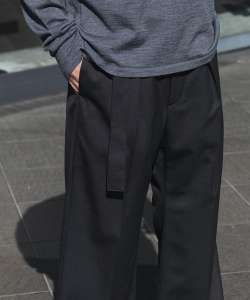 ATTACHMENT（アタッチメント）の「【 LIMITED 】WO/PE ストレッチギャバジン ベルテッドトラウザーズ / WO/PE STRECH GABARDINE BELTED TROUSERS（スラックス・メンズ・ダークグレー/ブラック・1/3/2）」の5枚目の写真