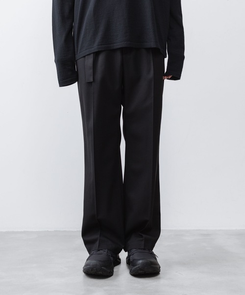 ATTACHMENT（アタッチメント）の「【 LIMITED 】WO/PE ストレッチギャバジン ベルテッドトラウザーズ / WO/PE STRECH GABARDINE BELTED TROUSERS（スラックス・メンズ・ダークグレー/ブラック・1/3/2）」の7枚目の写真