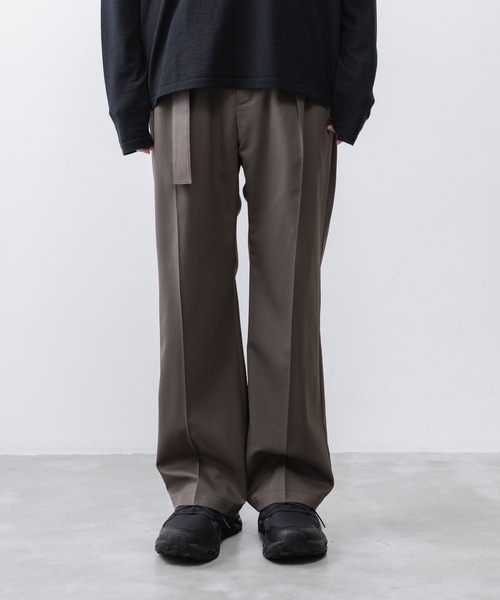 ATTACHMENT（アタッチメント）の「【 LIMITED 】WO/PE ストレッチギャバジン ベルテッドトラウザーズ / WO/PE STRECH GABARDINE BELTED TROUSERS（スラックス・メンズ・ダークグレー/ブラック・1/3/2）」の21枚目の写真