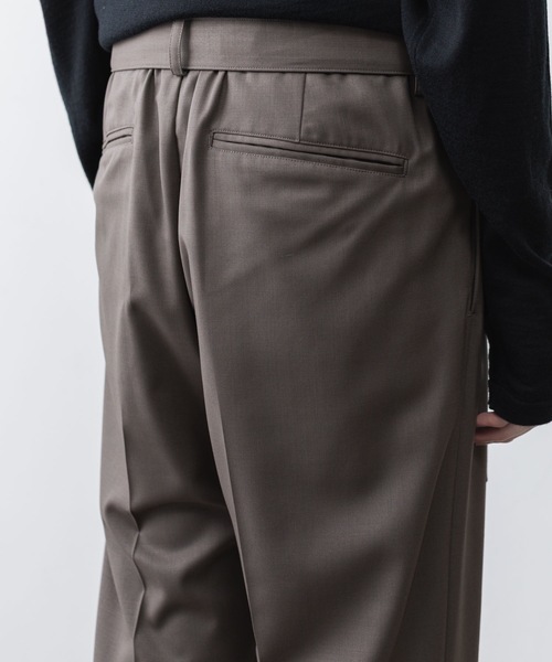 ATTACHMENT（アタッチメント）の「【 LIMITED 】WO/PE ストレッチギャバジン ベルテッドトラウザーズ / WO/PE STRECH GABARDINE BELTED TROUSERS（スラックス・メンズ・ダークグレー/ブラック・1/3/2）」の16枚目の写真