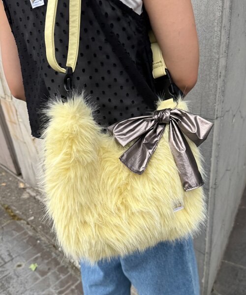HELLO.SANFRANCISCO(ハローサンフランシスコ)の「【HELLO.SANFRANCISCO/ハローサンフランシスコ】リボンチャーム付マルチWAYファーBAG(トートバッグ・レディース・ピンク/イエロー/ブルー・ONE SIZE)」の14枚目の写真