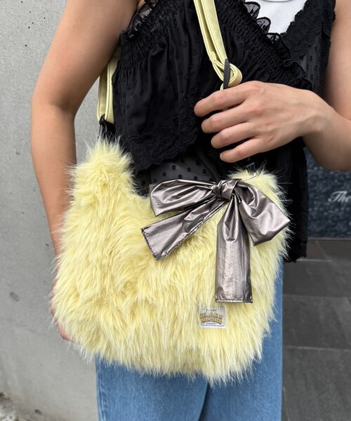 HELLO.SANFRANCISCO(ハローサンフランシスコ)の「【HELLO.SANFRANCISCO/ハローサンフランシスコ】リボンチャーム付マルチWAYファーBAG(トートバッグ・レディース・ピンク/イエロー/ブルー・ONE SIZE)」の15枚目の写真