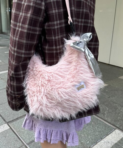 HELLO.SANFRANCISCO(ハローサンフランシスコ)の「【HELLO.SANFRANCISCO/ハローサンフランシスコ】リボンチャーム付マルチWAYファーBAG(トートバッグ・レディース・ピンク/イエロー/ブルー・ONE SIZE)」の17枚目の写真