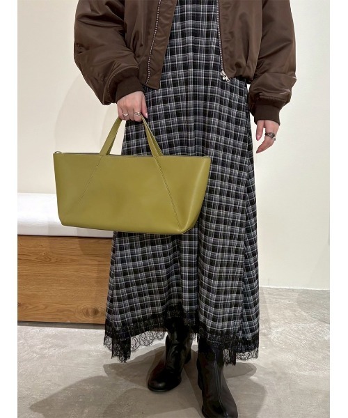 Mila Owen（ミラオーウェン）の「2wayワイドトートバッグ（トートバッグ・レディース・ベージュ/ブラック/オリーブ・F）」の3枚目の写真