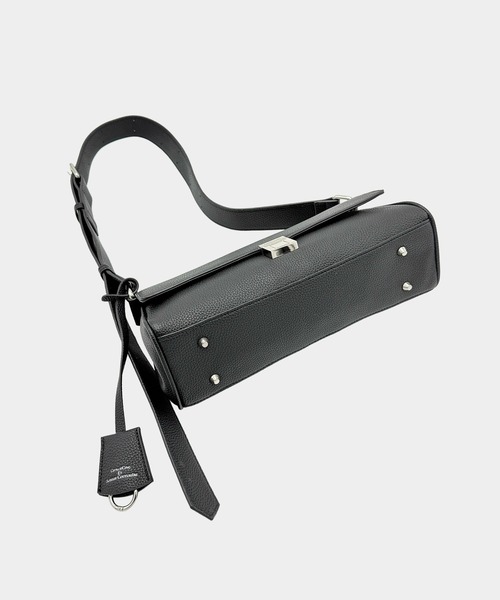 DRAW(ドロー)の「DRAW(ドロー) / シリンダー バッグ(ショルダーバッグ・レディース・ブラック×ゴールド/ブラック×シルバー・FREE)」の8枚目の写真