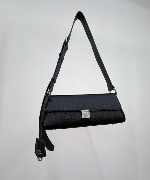 DRAW(ドロー)の「DRAW(ドロー) / シリンダー バッグ(ショルダーバッグ・レディース・ブラック×ゴールド/ブラック×シルバー・FREE)」の9枚目の写真