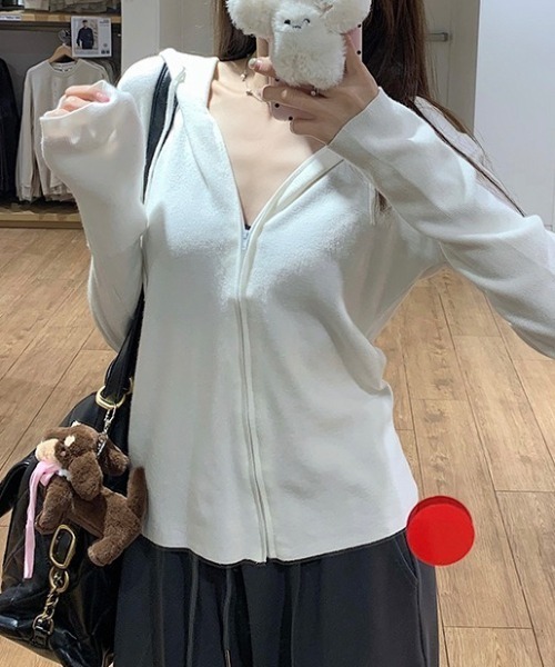 lilful(リルフル)の「フード付き ニットライク タイトフィット ジップアップカーディガンパーカー(パーカー・レディース・ブラック/ブラウン/グレー/アイボリー・M/S)」の5枚目の写真