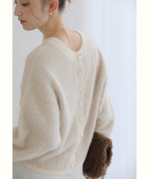 La TOTALITE（ラトータリテ）の「フォックスカシミヤ2WAYプルオーバー（ニット/セーター・レディース・ブラック/ベージュ/ピンク/ライトグリーン・FREE）」の3枚目の写真