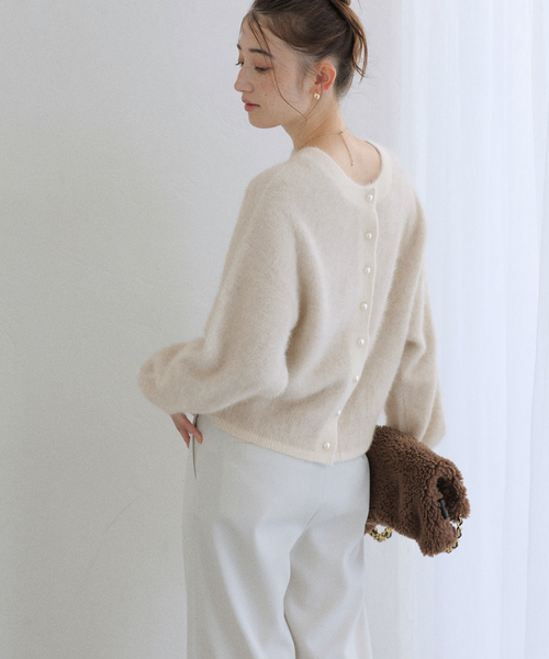 La TOTALITE（ラトータリテ）の「フォックスカシミヤ2WAYプルオーバー（ニット/セーター・レディース・ブラック/ベージュ/ピンク/ライトグリーン・FREE）」の18枚目の写真