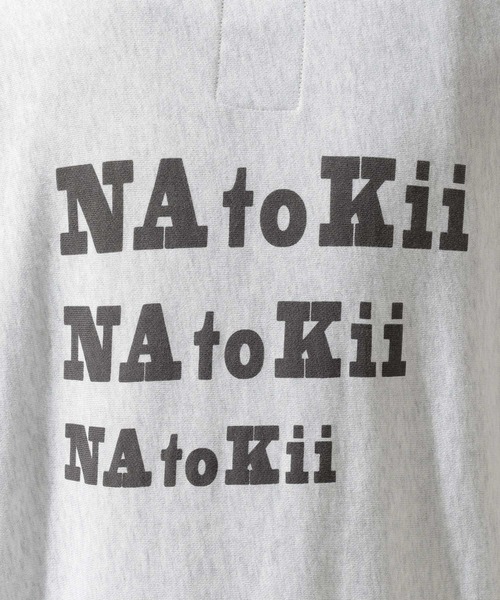 niko and...(ニコアンド)の「【NATOKii(ネイトゥーキー)】裏毛3連ロゴプルオーバー(スウェット・メンズ・ピンク/ライトグレー・MEDIUM/LARGE)」の17枚目の写真