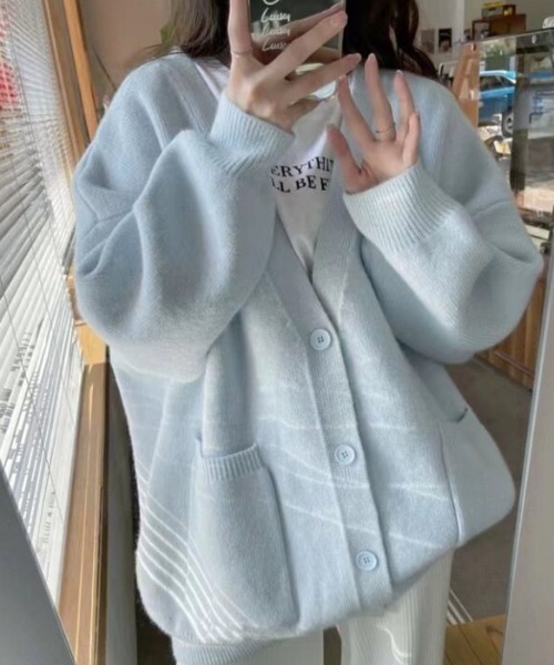 cammie(キャミー)の「ポケット付きオーバーサイズカーディガン(カーディガン/ボレロ・レディース・ブラック/オレンジ/ピンク/サックスブルー・F)」の22枚目の写真