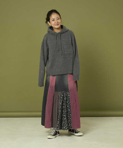 Freada（フリーダ）の「Freada/フリーダ サイドフロント デニム 切り替え フレアスカート（スカート・レディース・ブラック/ブルー・MEDIUM/SMALL）」の7枚目の写真