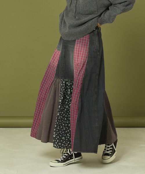 Freada（フリーダ）の「Freada/フリーダ サイドフロント デニム 切り替え フレアスカート（スカート・レディース・ブラック/ブルー・MEDIUM/SMALL）」の13枚目の写真