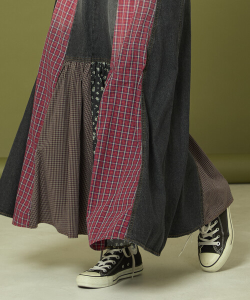 Freada（フリーダ）の「Freada/フリーダ サイドフロント デニム 切り替え フレアスカート（スカート・レディース・ブラック/ブルー・MEDIUM/SMALL）」の16枚目の写真