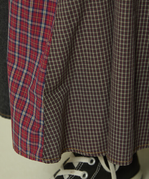 Freada（フリーダ）の「Freada/フリーダ サイドフロント デニム 切り替え フレアスカート（スカート・レディース・ブラック/ブルー・MEDIUM/SMALL）」の21枚目の写真