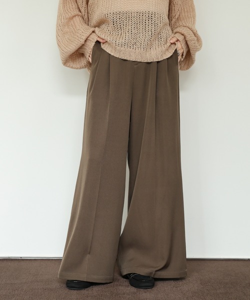 select MOCA Et（セレクトモカエト）の「【Et】Two-tuck Wide Pants（スラックス・レディース・ブラウン/ブラック/アイボリー・LARGE/MEDIUM）」の3枚目の写真
