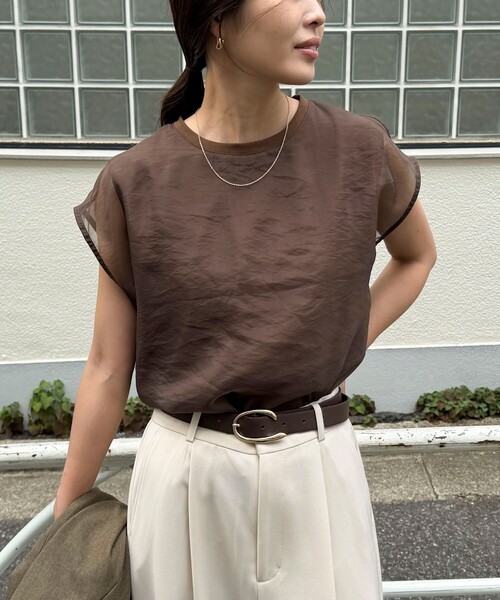 fredy emue（フレディエミュ）の「【大好評につき再販売スタート！】シアーオーガンジーレイヤードノースリーブ（シャツ/ブラウス・レディース・ブラック/ベージュ/ブラウン・38）」の11枚目の写真