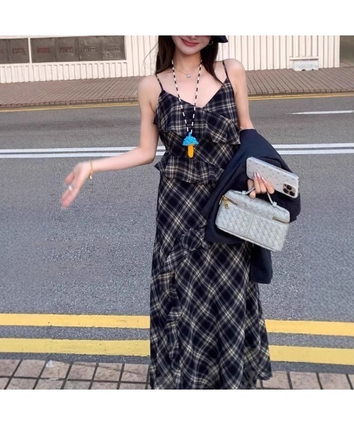 Ritzy（リッツィー）の「チェック柄　フリルデザイン　キャミソールワンピース（ワンピース・レディース・ダークブルー・M/L）」の8枚目の写真