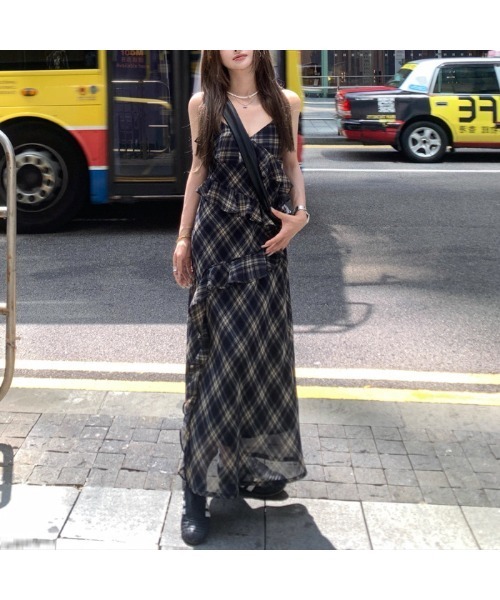 Ritzy（リッツィー）の「チェック柄　フリルデザイン　キャミソールワンピース（ワンピース・レディース・ダークブルー・M/L）」の4枚目の写真