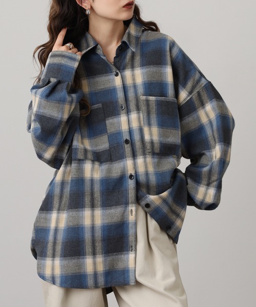 atONE(アットワン)の「ビエラチェックロングシャツ(シャツ/ブラウス・レディース・ブラウン/ボルドー/アイボリー/ブラック/オフホワイト/ブルー・F)」の5枚目の写真
