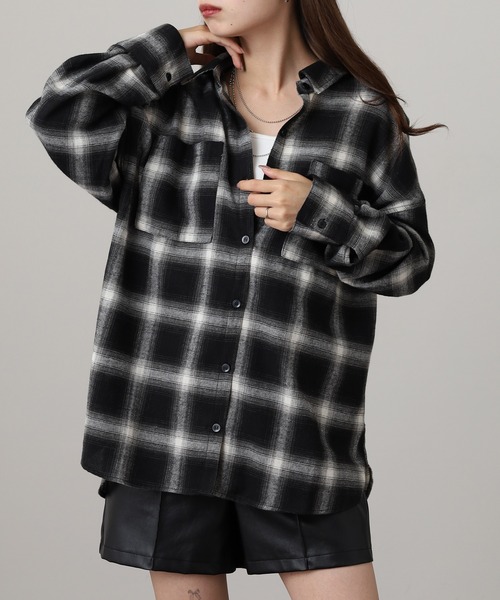 atONE(アットワン)の「ビエラチェックロングシャツ(シャツ/ブラウス・レディース・ブラウン/ボルドー/アイボリー/ブラック/オフホワイト/ブルー・F)」の12枚目の写真