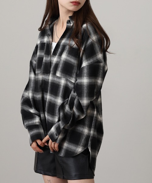 atONE(アットワン)の「ビエラチェックロングシャツ(シャツ/ブラウス・レディース・ブラウン/ボルドー/アイボリー/ブラック/オフホワイト/ブルー・F)」の17枚目の写真
