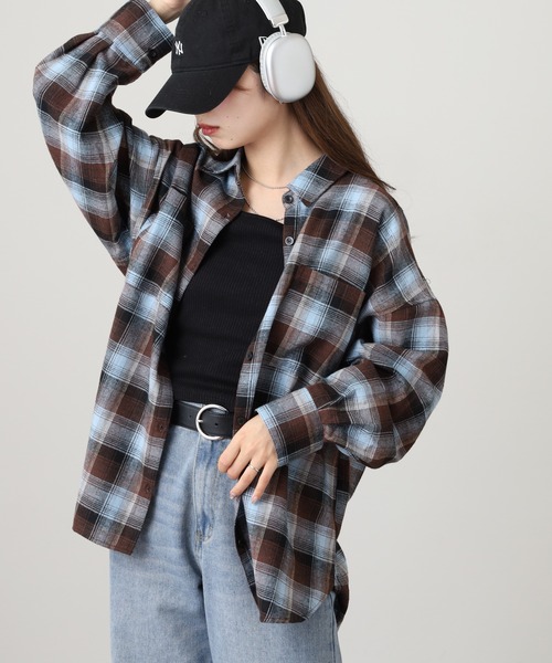 atONE(アットワン)の「ビエラチェックロングシャツ(シャツ/ブラウス・レディース・ブラウン/ボルドー/アイボリー/ブラック/オフホワイト/ブルー・F)」の22枚目の写真