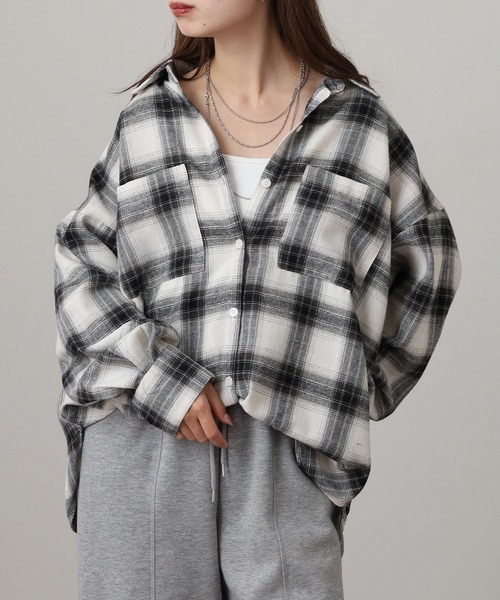 atONE(アットワン)の「ビエラチェックロングシャツ(シャツ/ブラウス・レディース・ブラウン/ボルドー/アイボリー/ブラック/オフホワイト/ブルー・F)」の7枚目の写真
