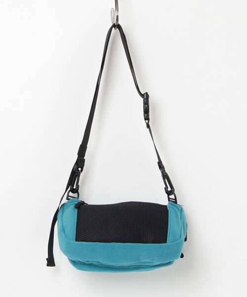 KiU（キウ）の「キウ KiU FLEECE MINI SHOULDER BAG_（ショルダーバッグ・レディース・その他・ONE SIZE）」の3枚目の写真