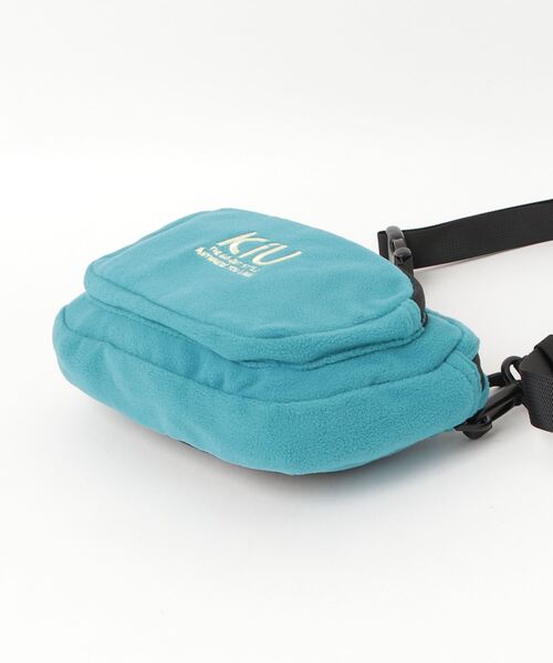 KiU（キウ）の「キウ KiU FLEECE MINI SHOULDER BAG_（ショルダーバッグ・レディース・その他・ONE SIZE）」の4枚目の写真