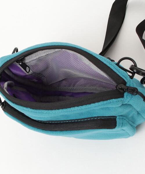 KiU（キウ）の「キウ KiU FLEECE MINI SHOULDER BAG_（ショルダーバッグ・レディース・その他・ONE SIZE）」の5枚目の写真