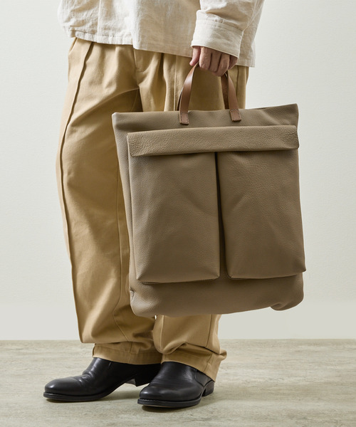 SLOW(スロウ)の「SLOW スロウ / shrink -2way helmet bag- シュリンクレザーショルダーバッグ 牛革ヘルメットバッグ / 858S74R(ショルダーバッグ・メンズ・グレー/ブラック/チョコ・FREE)」の2枚目の写真